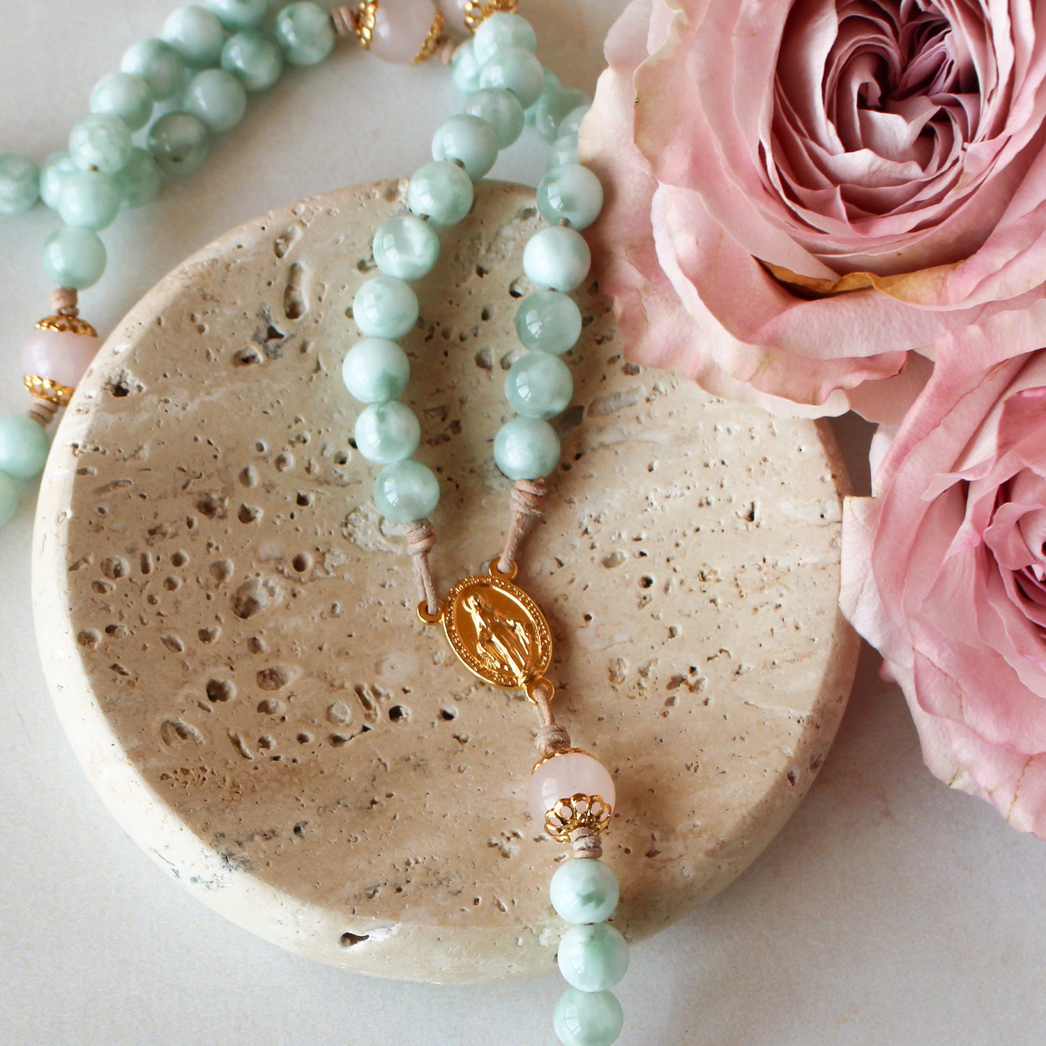 Queen of the Holy Rosary Heirloom Rosary - Shepherd Me Shop