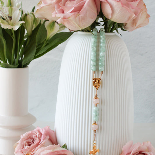 Queen of the Holy Rosary Heirloom Rosary - Shepherd Me Shop