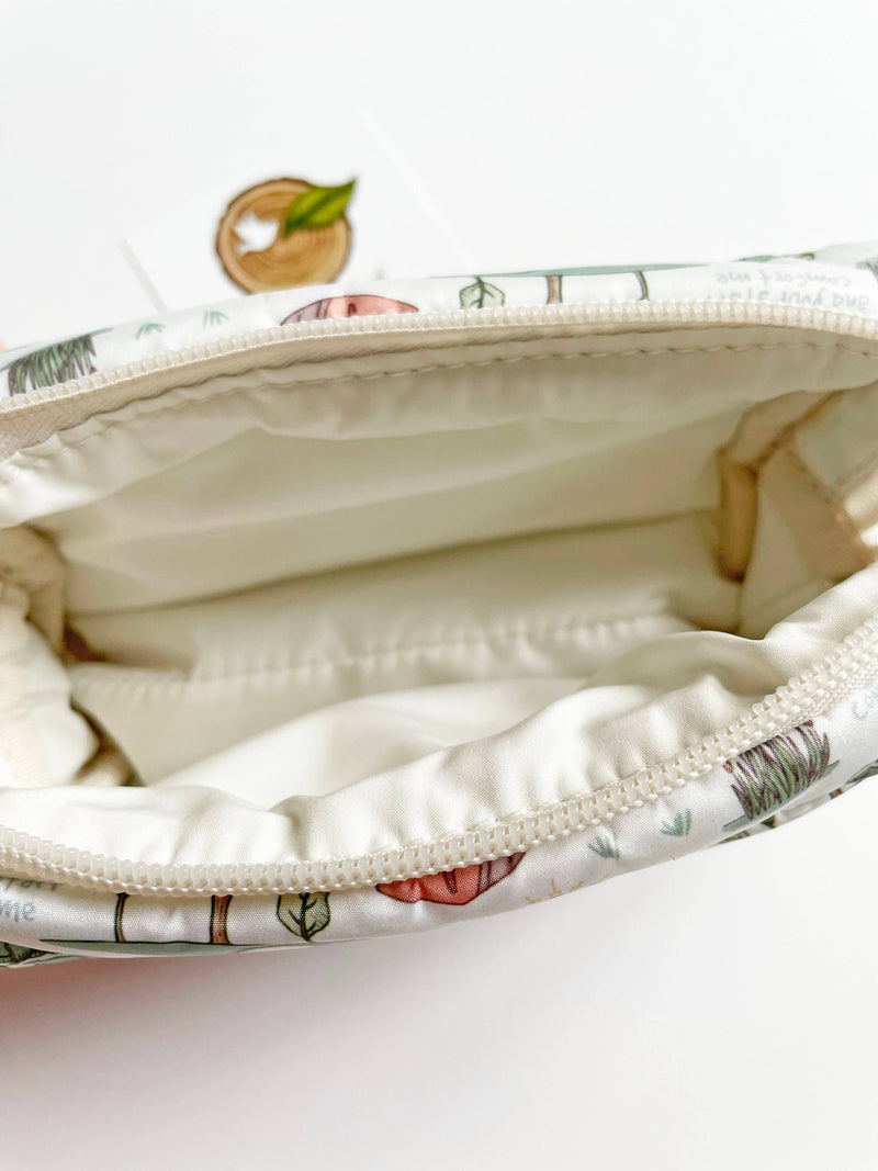 The Good Shepherd Lightweight Puffer Pouch