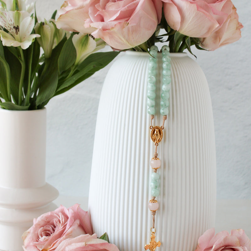 Queen of the Holy Rosary Heirloom Rosary - Shepherd Me Shop