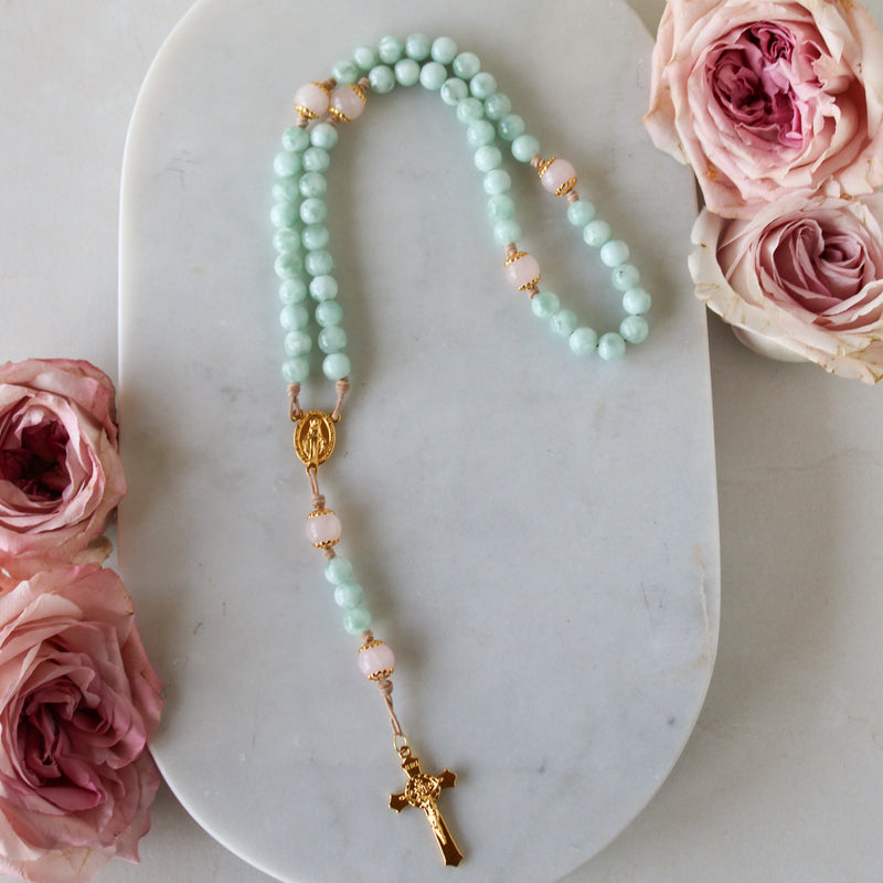 Queen of the Holy Rosary Heirloom Rosary - Shepherd Me Shop